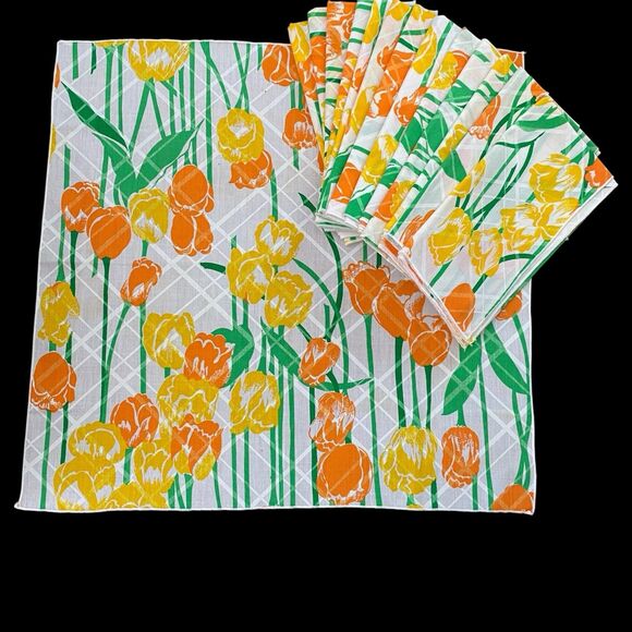 Lot of 14 Cloth Napkins Tulips Floral Yellow Orange 17" x 17" Dining Luncheon - Picture 1 of 2